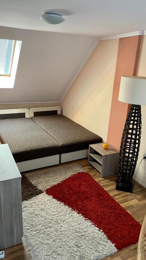 Ferienwohnung Hd Apartman Gyula Exterior foto